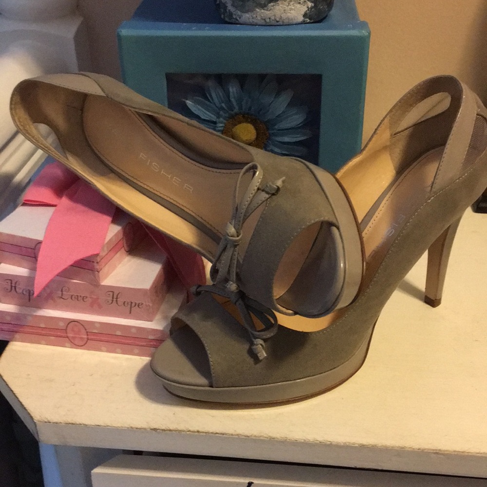 Shoes - Picture 1 of 3